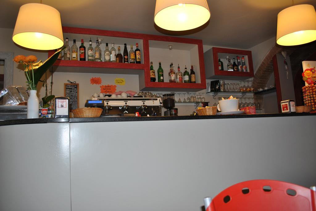 Il Gatto E La Volpe Hotell Gambassi Terme Rum bild
