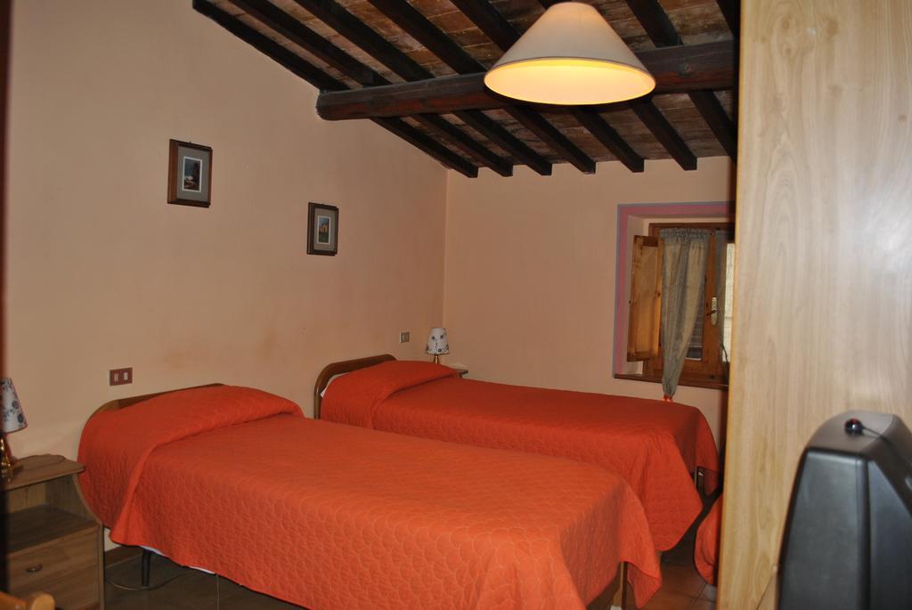 Il Gatto E La Volpe Hotell Gambassi Terme Rum bild