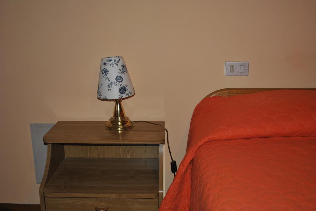 Il Gatto E La Volpe Hotell Gambassi Terme Rum bild