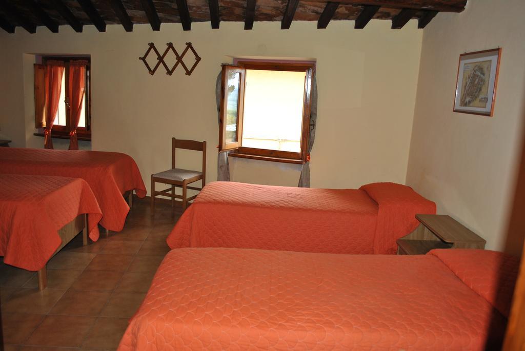 Il Gatto E La Volpe Hotell Gambassi Terme Rum bild