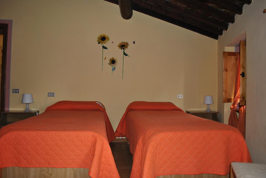 Il Gatto E La Volpe Hotell Gambassi Terme Rum bild